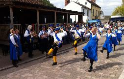 Clattering clogs